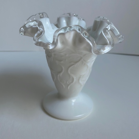 Accents Vintage Small Milk Glass Vase Poshmark